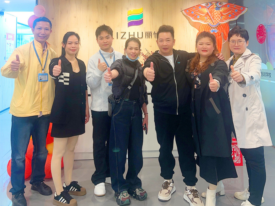 從左到右：李煥玲，盧素豐，方冬瑩，梁麗麗.jpg